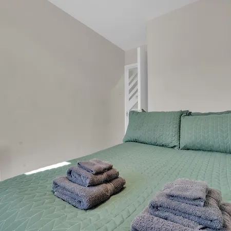 Wimbledon Group Stay & Parking